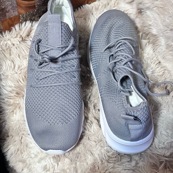 NEW Light weight, Fast dry sneakers  Gray  
COMFY!
3 pairs avalible White, Red - Picture 4 of 7